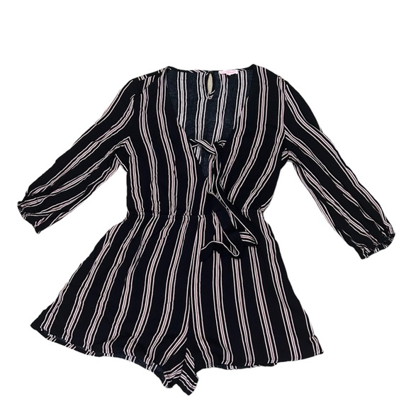 Re:Named Black Striped Romper with V-Neck and Tie, Keyhole Back, 3/4 Sleeve - Picture 5 of 5